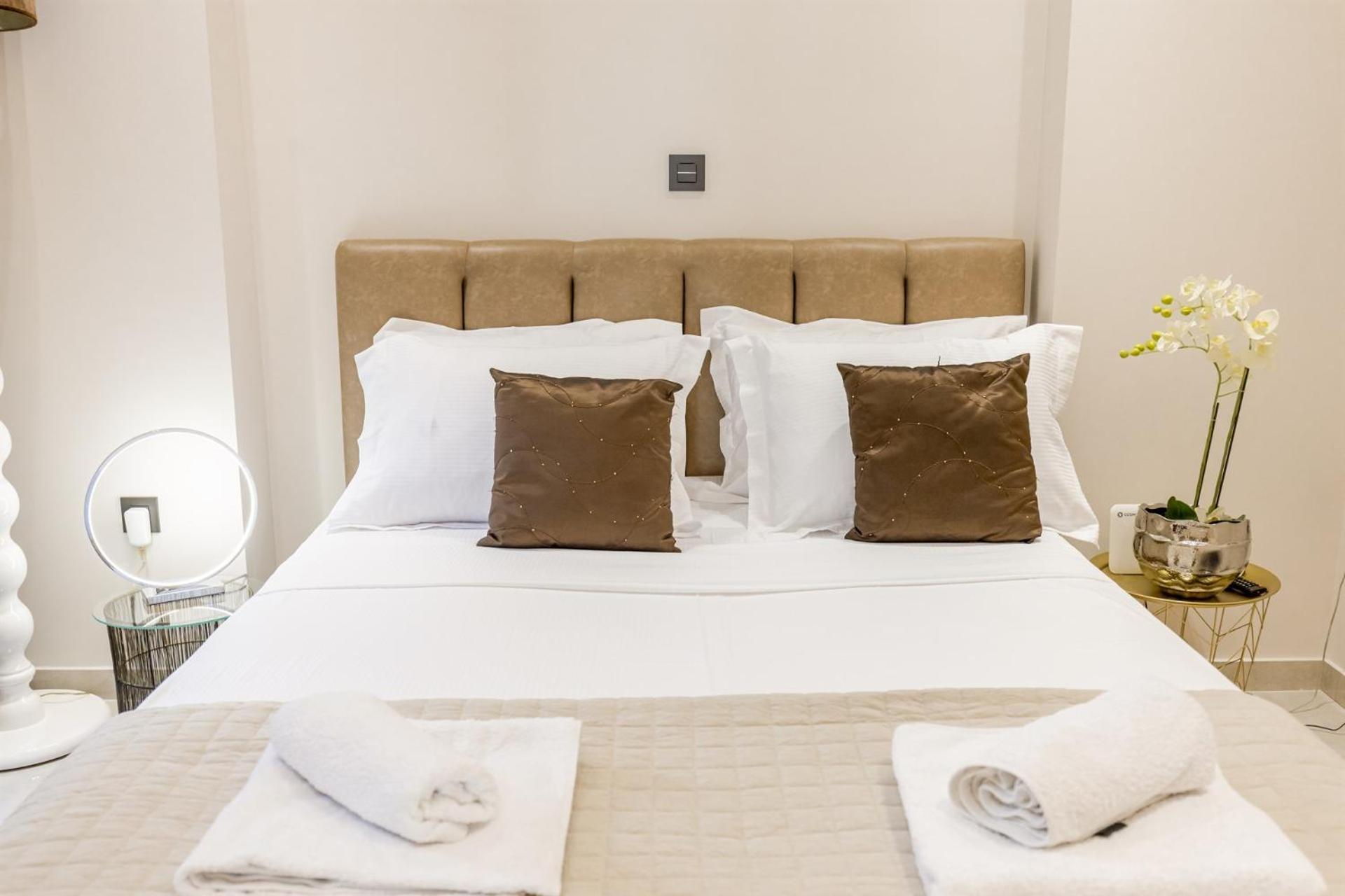 Vivian'S Luxury Suite Monemvasia Bagian luar foto